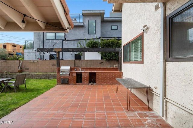 2222 Pier Avenue, Santa Monica, CA 90405