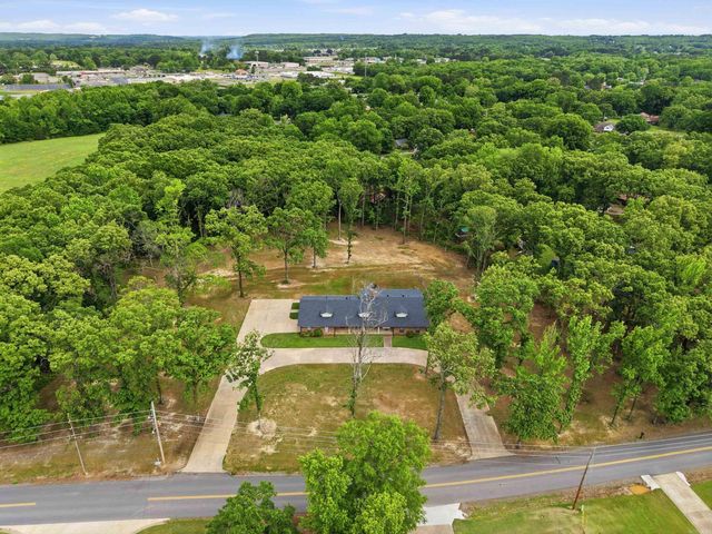 38 Garrett Lane, Greenbrier, AR 72058