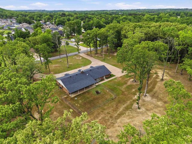 38 Garrett Lane, Greenbrier, AR 72058