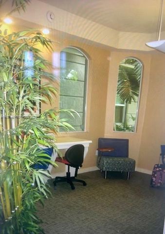 6001 SW 70th St 419, South Miami, FL 33143