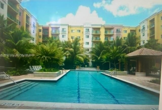 6001 SW 70th St 419, South Miami, FL 33143