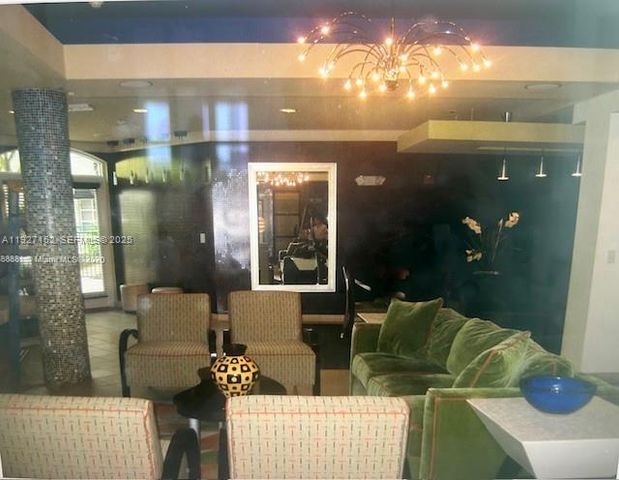 6001 SW 70th St 419, South Miami, FL 33143