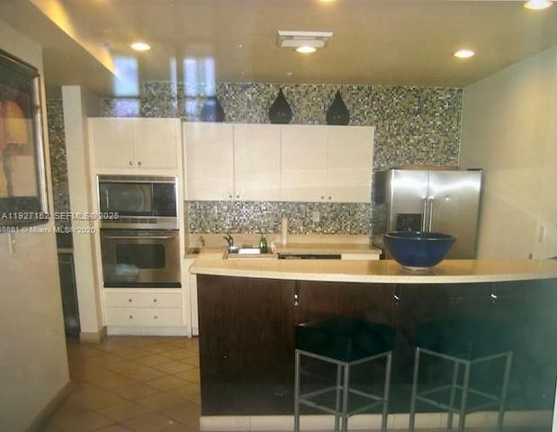 6001 SW 70th St 419, South Miami, FL 33143