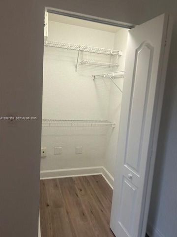 6001 SW 70th St 419, South Miami, FL 33143