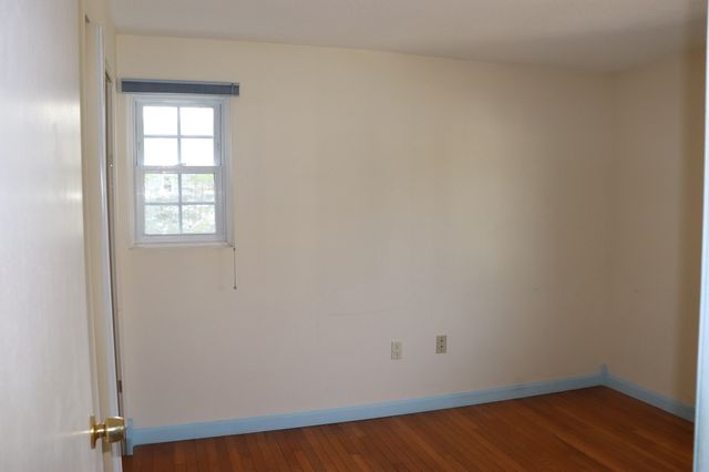 38 Walker St 12, Lowell, MA 01854