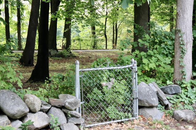 38 Walker St 12, Lowell, MA 01854