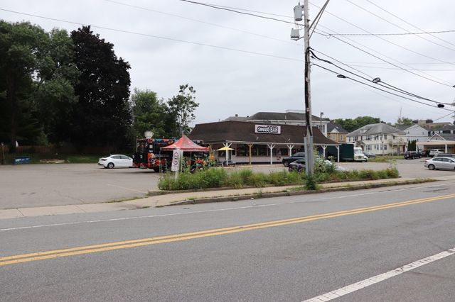 38 Walker St 12, Lowell, MA 01854