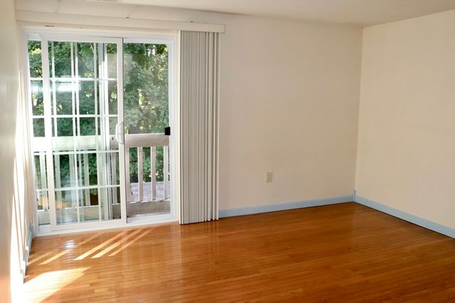 38 Walker St 12, Lowell, MA 01854