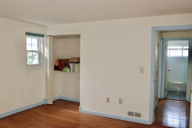 38 Walker St 12, Lowell, MA 01854