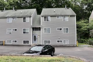 38 Walker St 12, Lowell, MA 01854