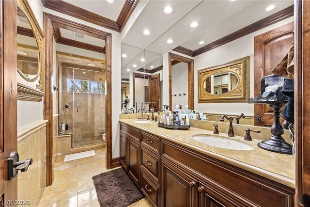8904 Tavistock Court, Las Vegas, NV 89134