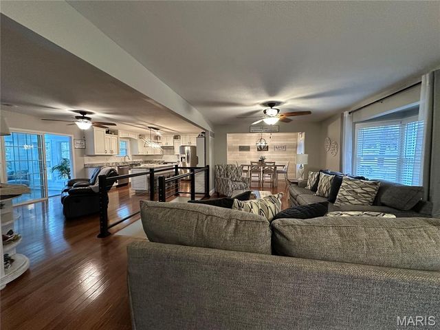 17 Kathryn Drive, St James, MO 65559