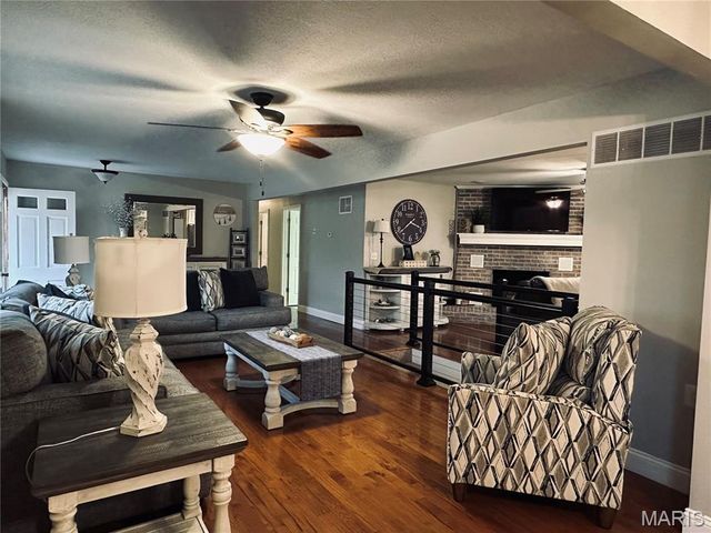 17 Kathryn Drive, St James, MO 65559