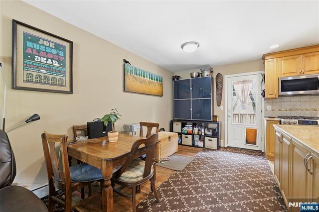 17 Van Court, Waldwick, NJ 07463