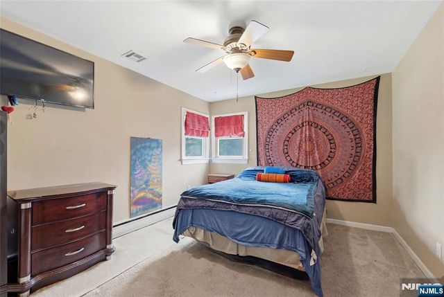 17 Van Court, Waldwick, NJ 07463