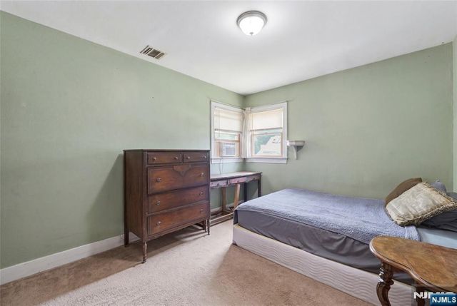 17 Van Court, Waldwick, NJ 07463