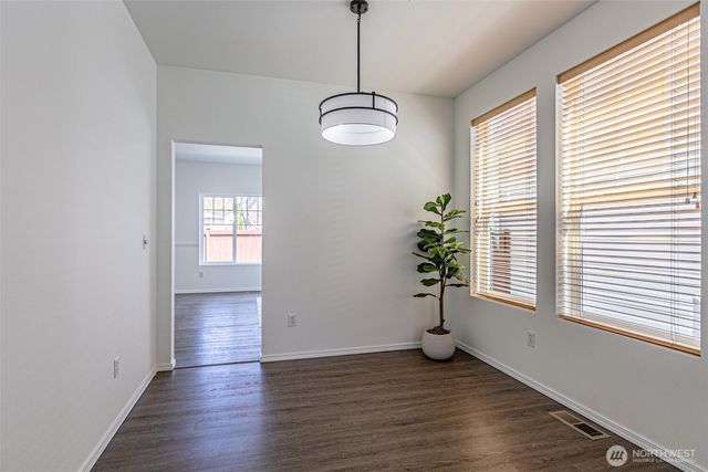 14429 Riverwalk Drive E, Sumner, WA 98390