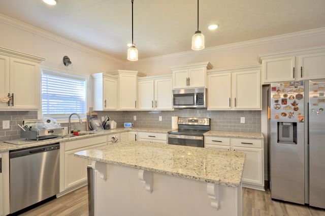 279 BLUEBRIAR TRCE, Clarksville, TN 37043