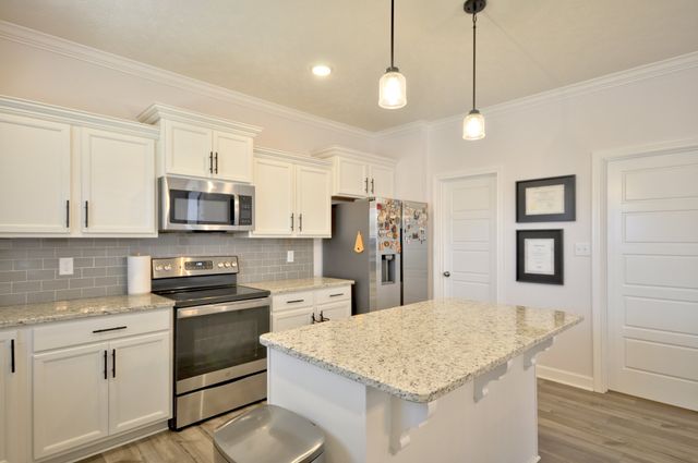 279 BLUEBRIAR TRCE, Clarksville, TN 37043