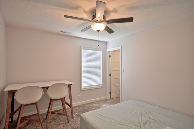 279 BLUEBRIAR TRCE, Clarksville, TN 37043