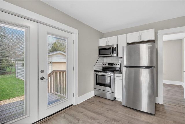 1403 E Van Buren Street, Janesville, WI 53545