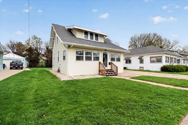 1403 E Van Buren Street, Janesville, WI 53545