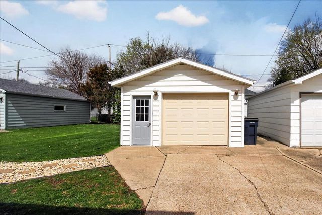 1403 E Van Buren Street, Janesville, WI 53545
