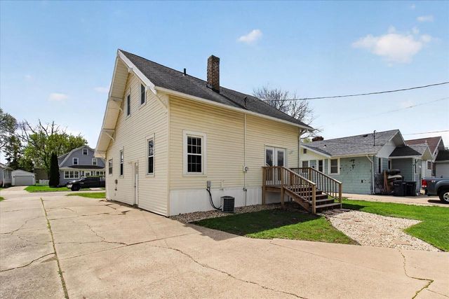 1403 E Van Buren Street, Janesville, WI 53545