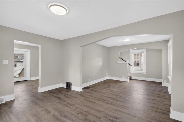 1403 E Van Buren Street, Janesville, WI 53545