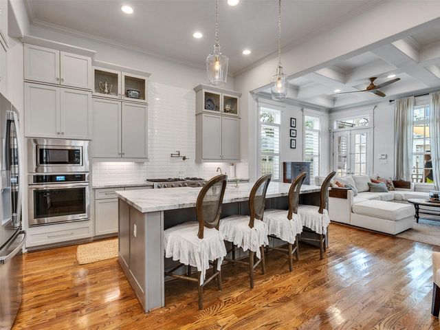 616 W 26th Street, Houston, TX 77008