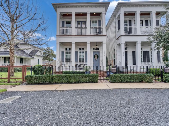 616 W 26th Street, Houston, TX 77008