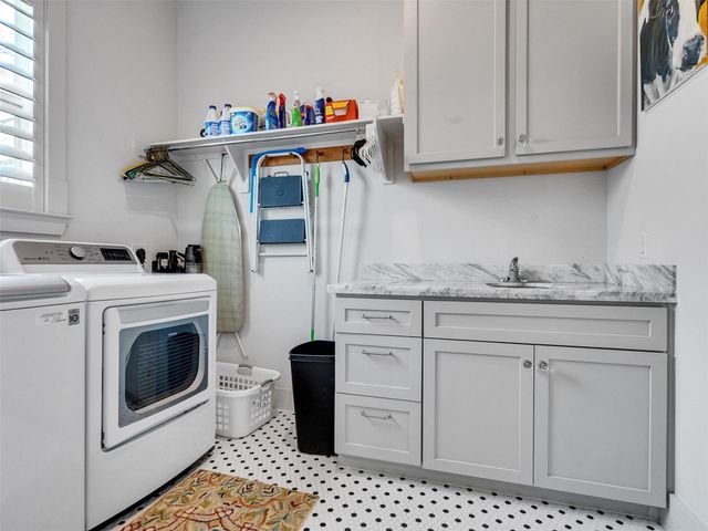 616 W 26th Street, Houston, TX 77008