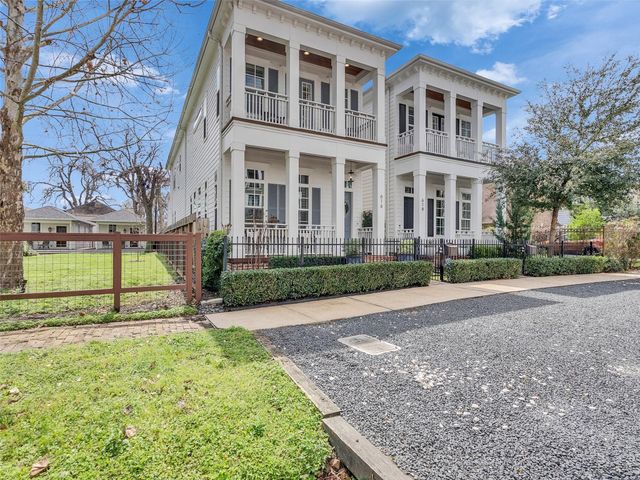 616 W 26th Street, Houston, TX 77008