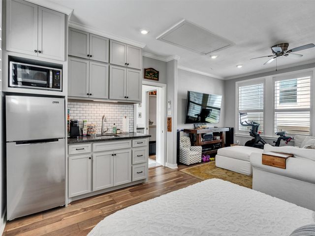 616 W 26th Street, Houston, TX 77008