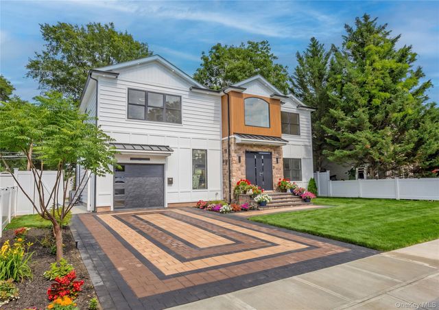 172 Choir Lane, Westbury, NY 11590