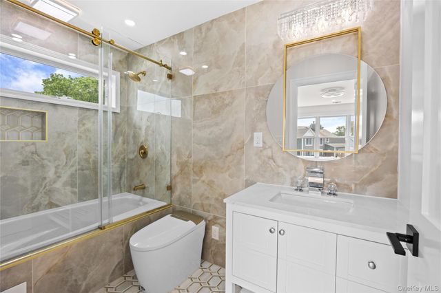 172 Choir Lane, Westbury, NY 11590