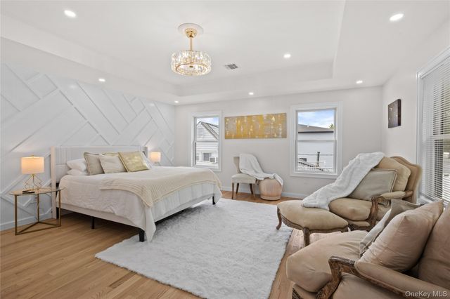 172 Choir Lane, Westbury, NY 11590