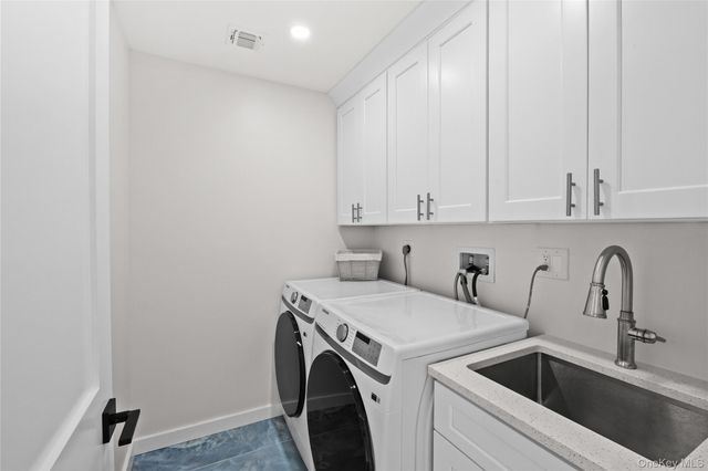 172 Choir Lane, Westbury, NY 11590