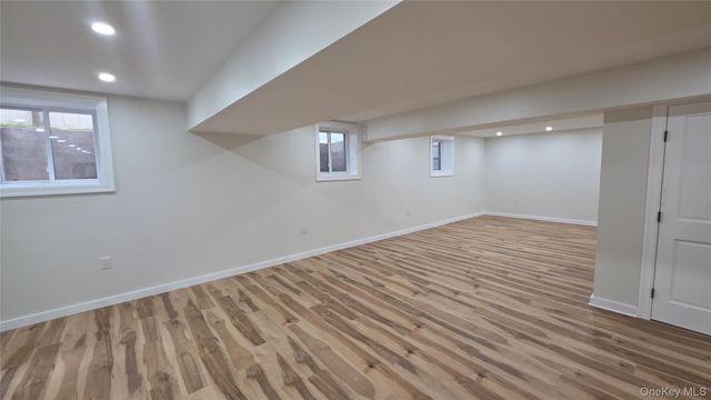 172 Choir Lane, Westbury, NY 11590