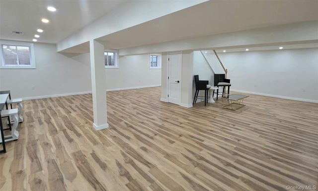172 Choir Lane, Westbury, NY 11590