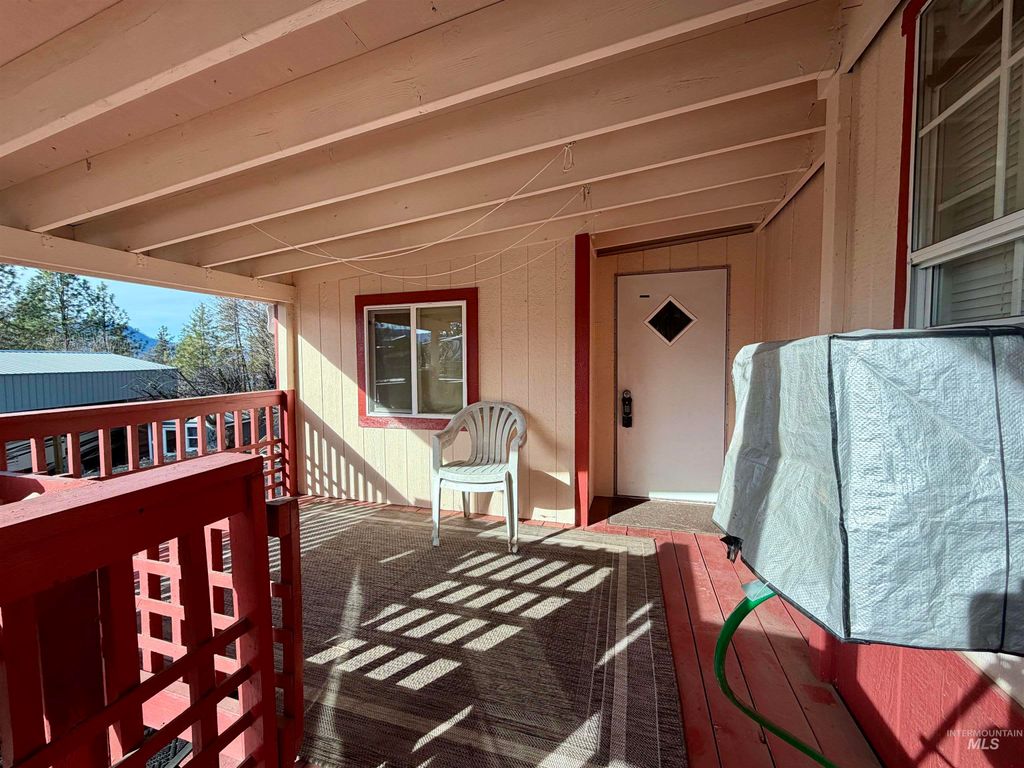 201 Chief Looking Glass Ln, Kamiah, ID 83536 photo 4