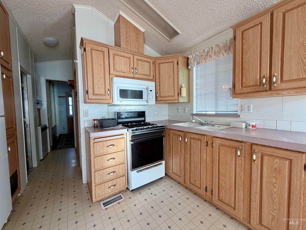 201 Chief Looking Glass Ln, Kamiah, ID 83536 photo 7