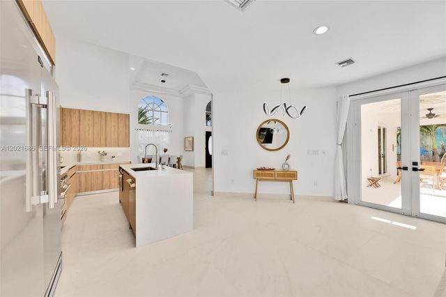 2940 NE 164th St, North Miami Beach, FL 33160