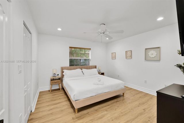 2940 NE 164th St, North Miami Beach, FL 33160