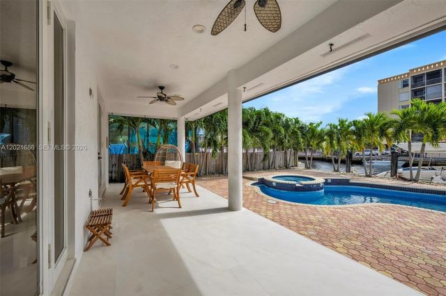 2940 NE 164th St, North Miami Beach, FL 33160