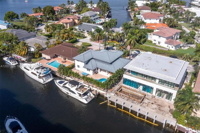 2940 NE 164th St, North Miami Beach, FL 33160