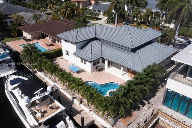 2940 NE 164th St, North Miami Beach, FL 33160