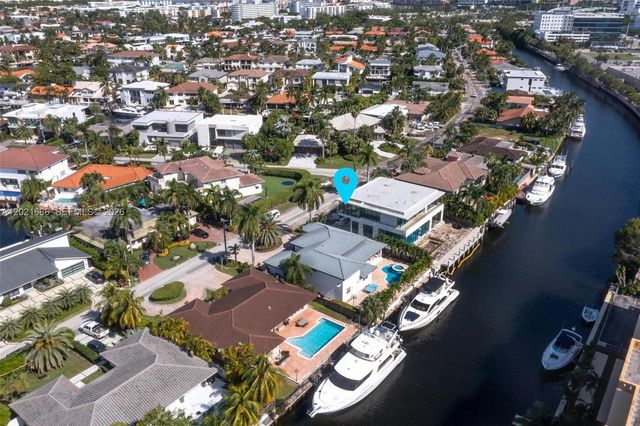 2940 NE 164th St, North Miami Beach, FL 33160
