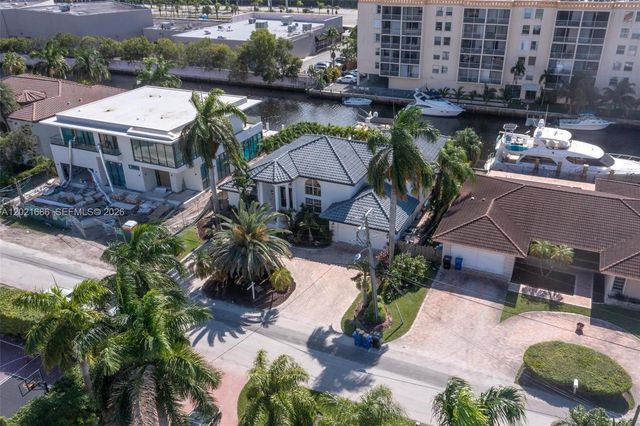 2940 NE 164th St, North Miami Beach, FL 33160