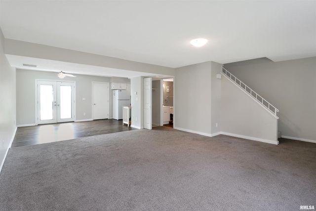 3605 N SANDIA Drive, Peoria, IL 61604